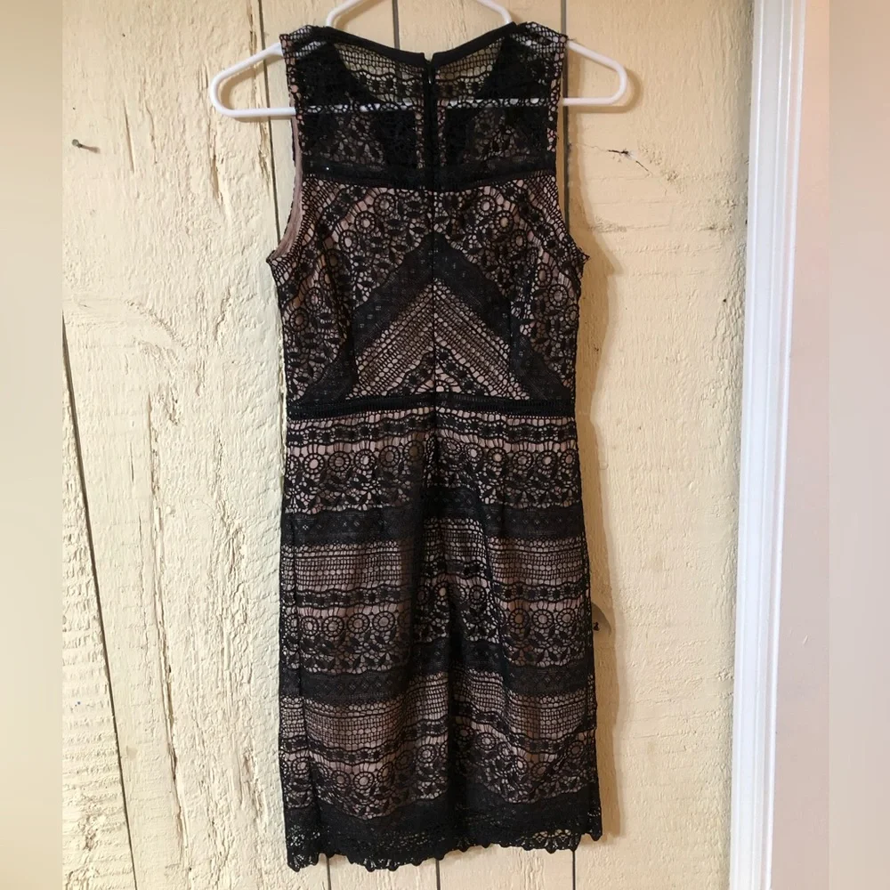 Aqua XS Nude Lace Dress - Picture 4 of 8